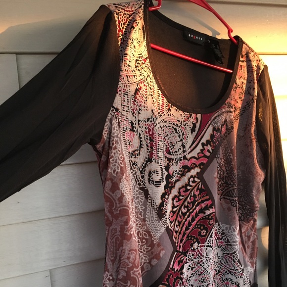 Woman’s Boho Top with long black sheer sleeves. - Picture 5 of 11